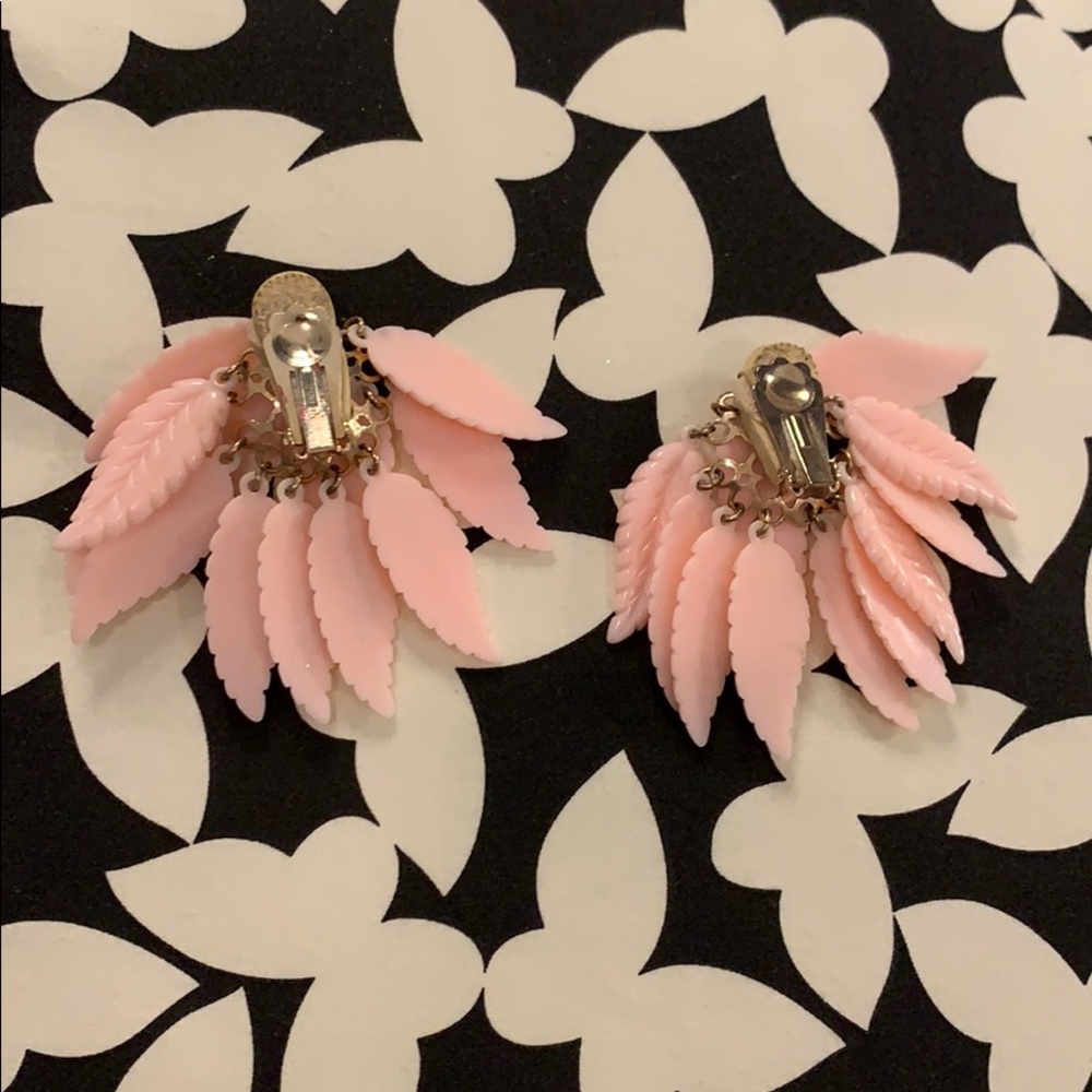 Vintage pink clip earrings - Picture 2 of 4